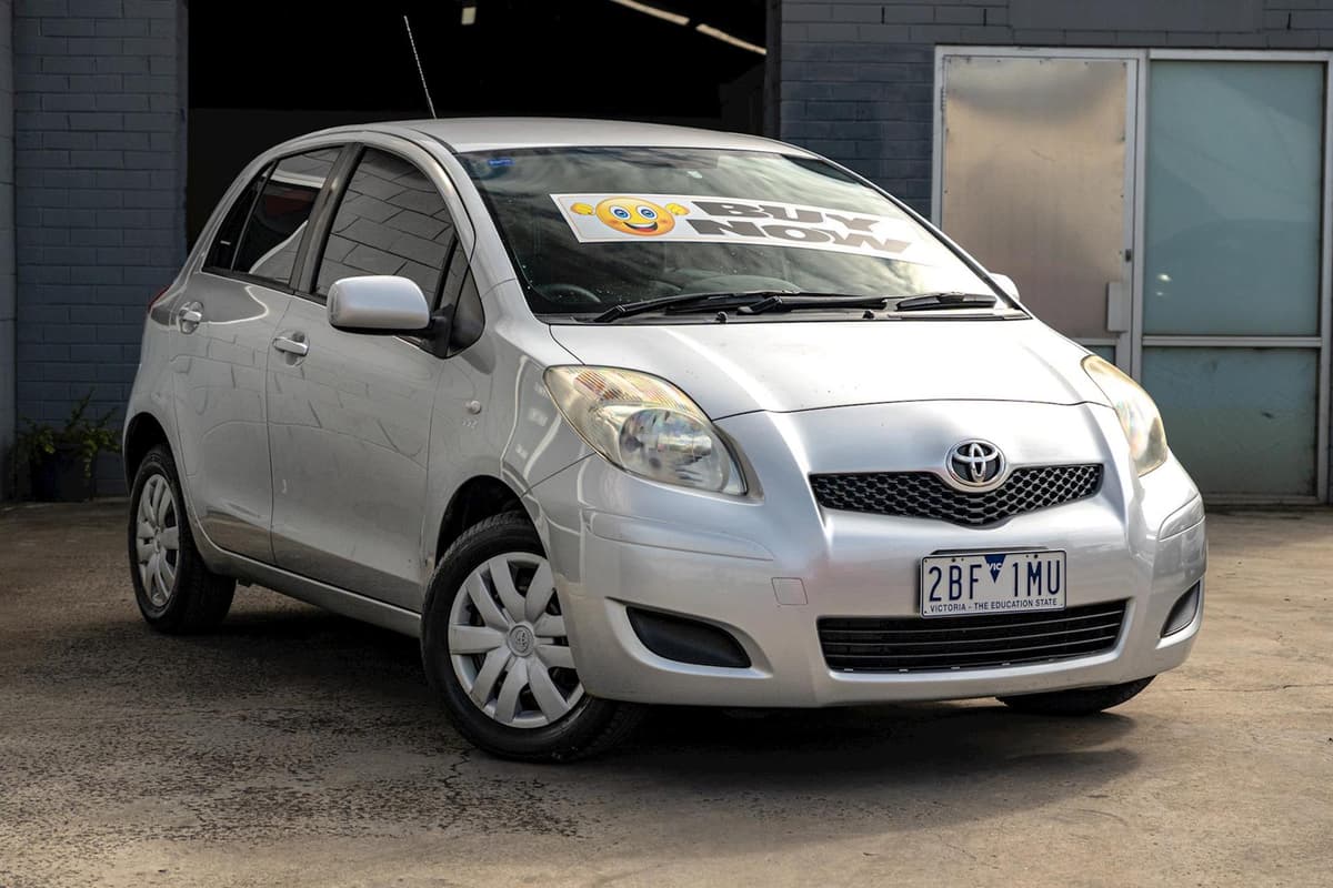 2010 TOYOTA YARIS